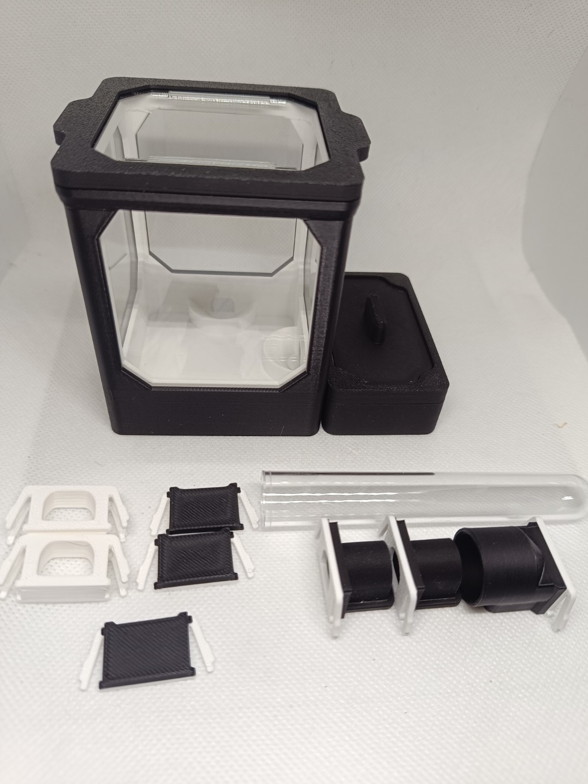 Kit fondation noir et blanc haute couvrance opacité totale pour maquillage et effets spéciaux