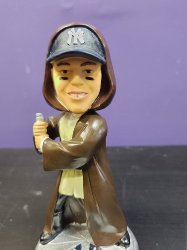 Star Wars NY Yankees bobblehead 2018 Jedi Judge No Light Saber See Pictures - Picture 5 of 5