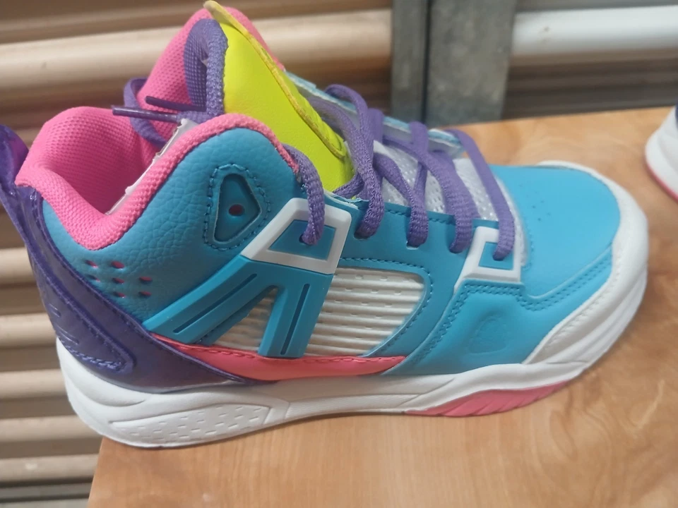 Y 1 Zapatos de Baloncesto de Parte Superior Alta con Cordones para Niños Talla 4 Nuevos con Etiquetas Foto 4 de 4