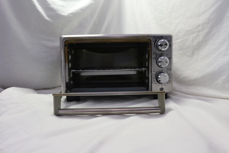 Horno tostador Oster de 4 rebanadas de acero inoxidable - Hornea tostadas calientes, funciona Foto 2 de 4