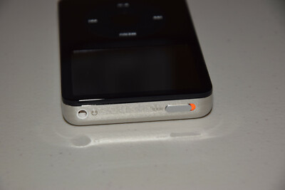 Apple iPod Classic 5th Generation Black 80 GB MA450LL/A