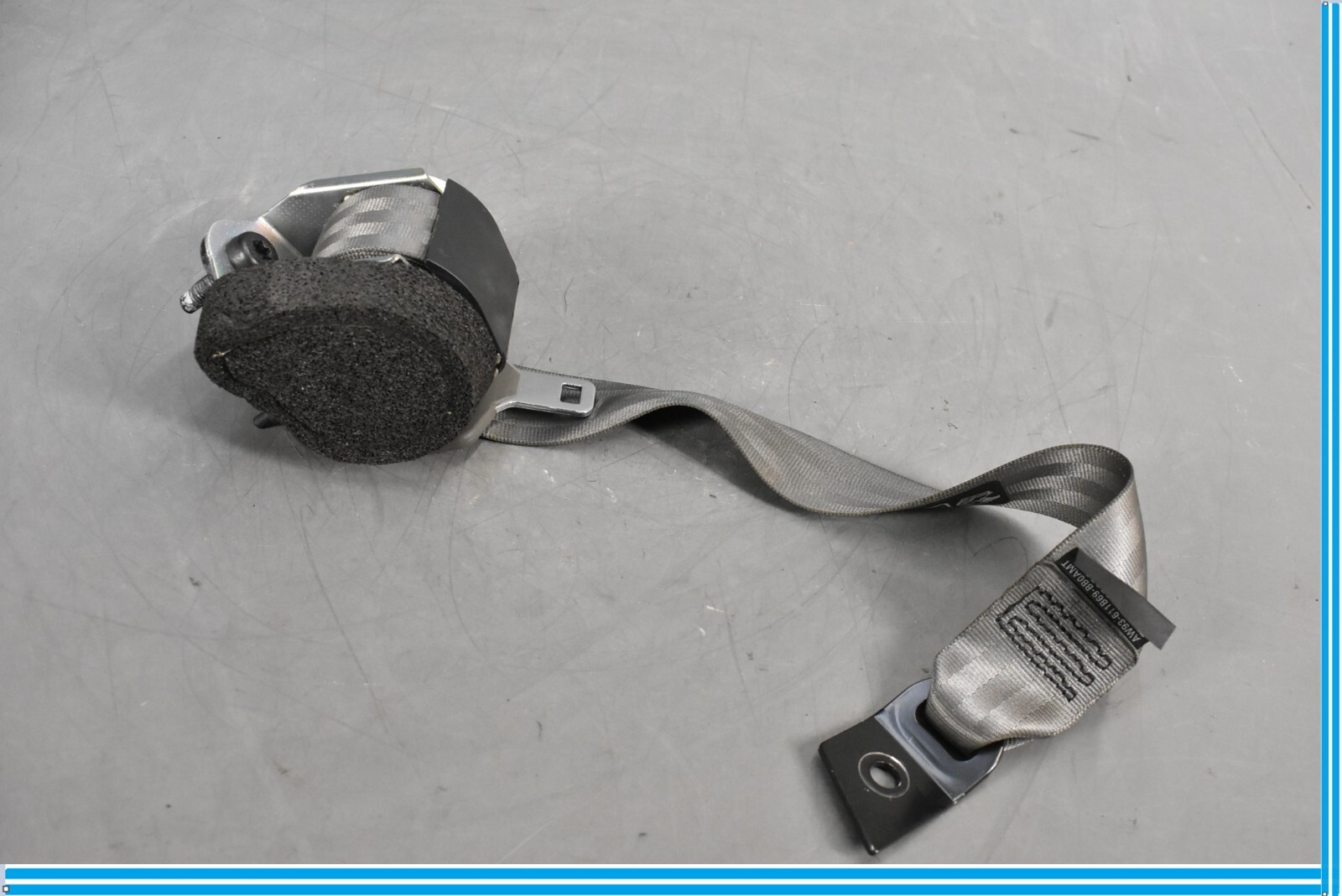 OEM Maserati M139 Quattroporte 05-08 Rear Left or Right Seatbelt Gray 0403049