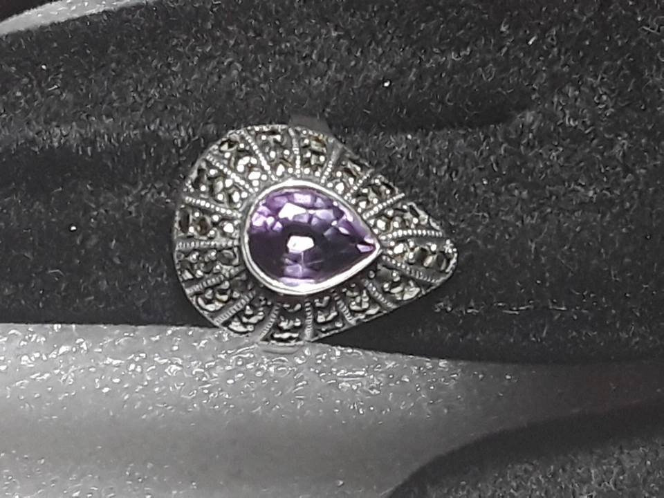 Anillo Vintage Judith Jack Plata de Ley 925 Marcasita y Amatista Banda Talla 8.25 Foto 2 de 4