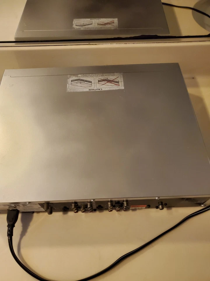 Philips DVDR75 Progressive-Scan DVD Player & Recorder - No Remote - Image 4 of 4