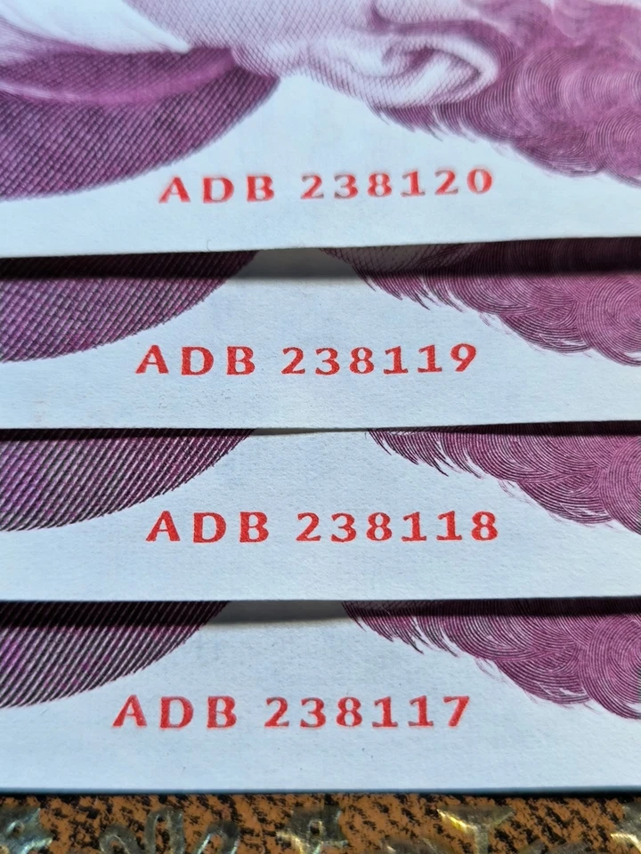 4 IRISH £20 POUND BANKNOTES 1995 CONSECUTIVE IRELAND UNC SERIES C OLD MONEY PUNT - Image 2 of 4