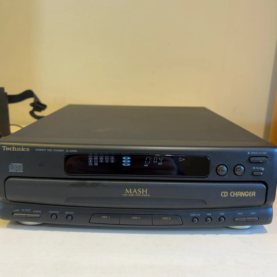 Technics SL-CH555 CD Changer MASH Multi-Stage Noise Shaping 3 Disc Player - Image 3 of 4