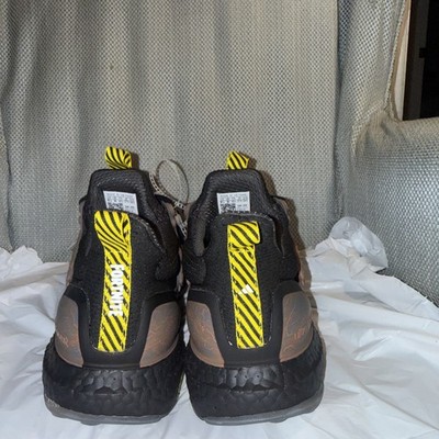 Adidas Ultraboost Fortnight Battle Bus US MEN 9 1/2 US WMN 10/2 J 275 RARE