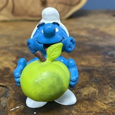 Super Rare Colour Variant  Vintage Retro Smurf with Green Apple Green Leaf 20160