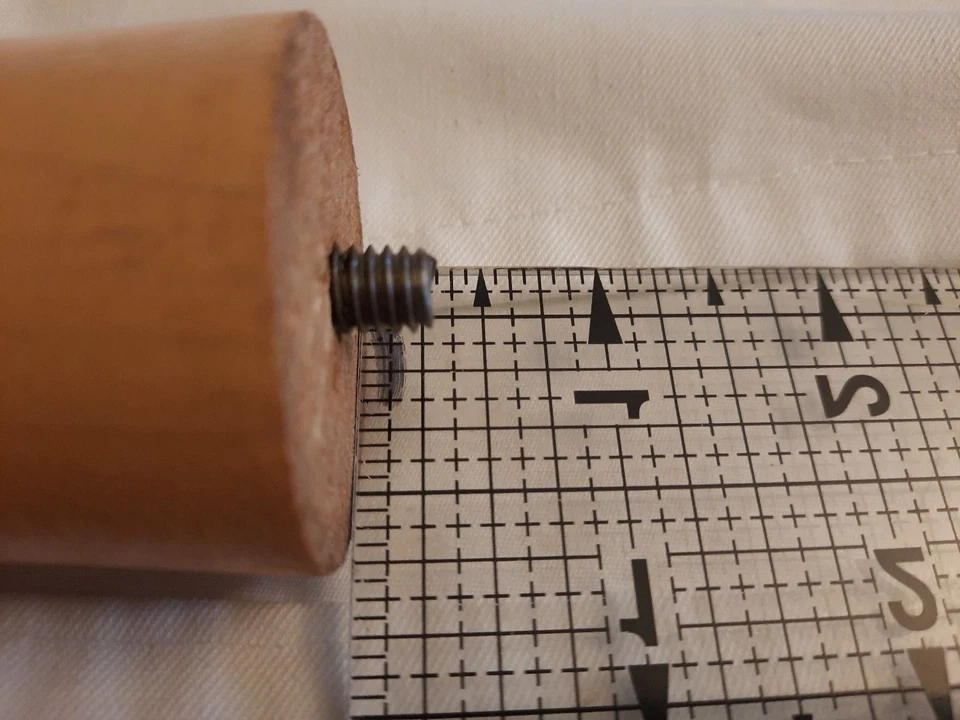 "Juego de 4 patas otomanas taburete cónico de madera rescatada moderno de mediados de siglo de colección" Foto 4 de 4