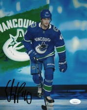 Vancouver Canucks Elias Pettersson Signed Autographed 8x10 NHL Photo JSA COA #26