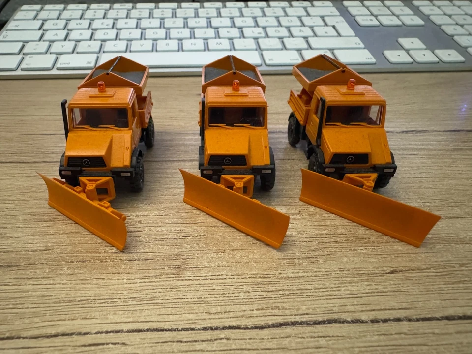 3 Wiking 18646 1:87 Unimog mit Schneepflug guter Zustand