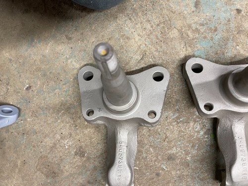 mopar spindle set b-body ? unknown year + APP. LARGE BEARING HELP IF YOU KNOW - Picture 6 of 10