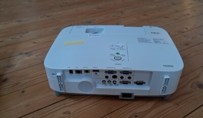 Beamer NEC NP-M420X weiß gebraucht sehr guter Zustand 420 Lumen