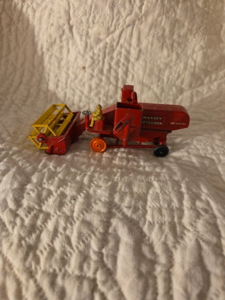 Vintage Lesney MAJOR PACK M-5 MASSEY FERGUSON COMBINE HARVESTER England - Image 2 of 4