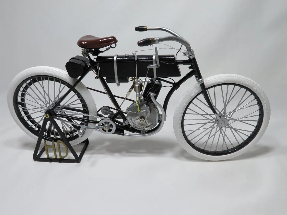 Moto Harley Davidson Xonex - 1903 - 1904 - escala 1:6 - certificado de autenticidad - caja - como nueva Foto 3 de 4