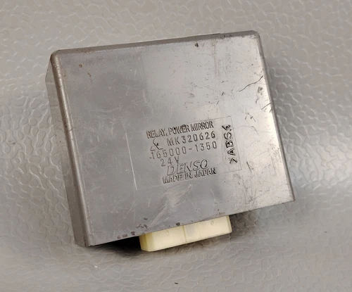 2000 Mitsubishi Fuso Fighter Mignon FK61 Power Mirror Relay controller MK320626