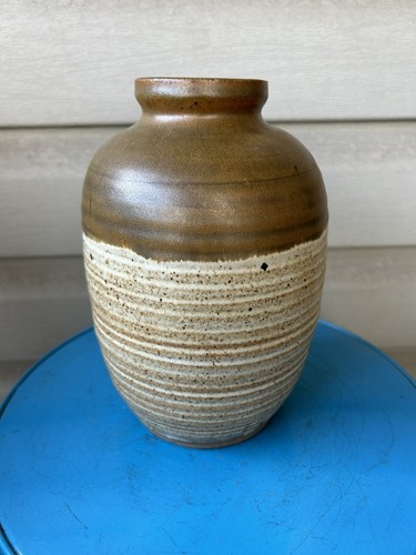 Vintage Bill Heyduck Brown Ribbed Speckled Art Pottery Crock Vase 8" 1980 Signed