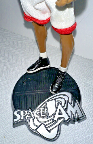 Warner Bros. 1996 Space Jam MICHAEL JORDAN Tune Squad Action Figure 9” W/ Stand - Picture 6 of 12