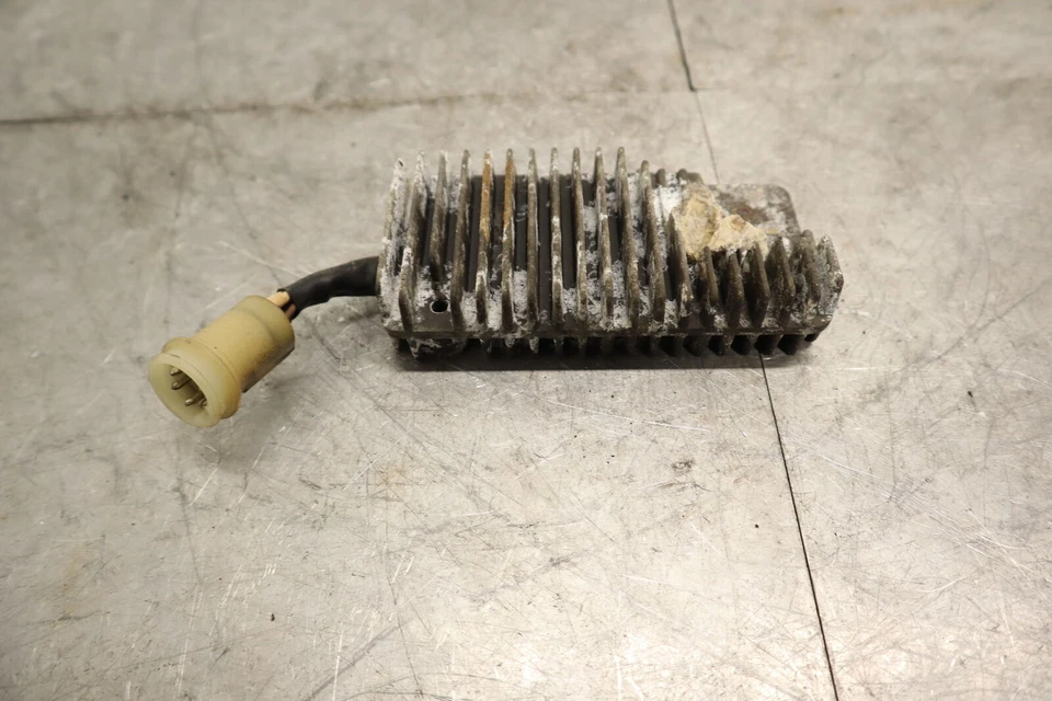 YAMAHA 87-89 MOTO 4 1988 TERRAPRO 350 1987 YAMAHA  OEM RECTIFIER VOLTAGE - Image 4 of 4