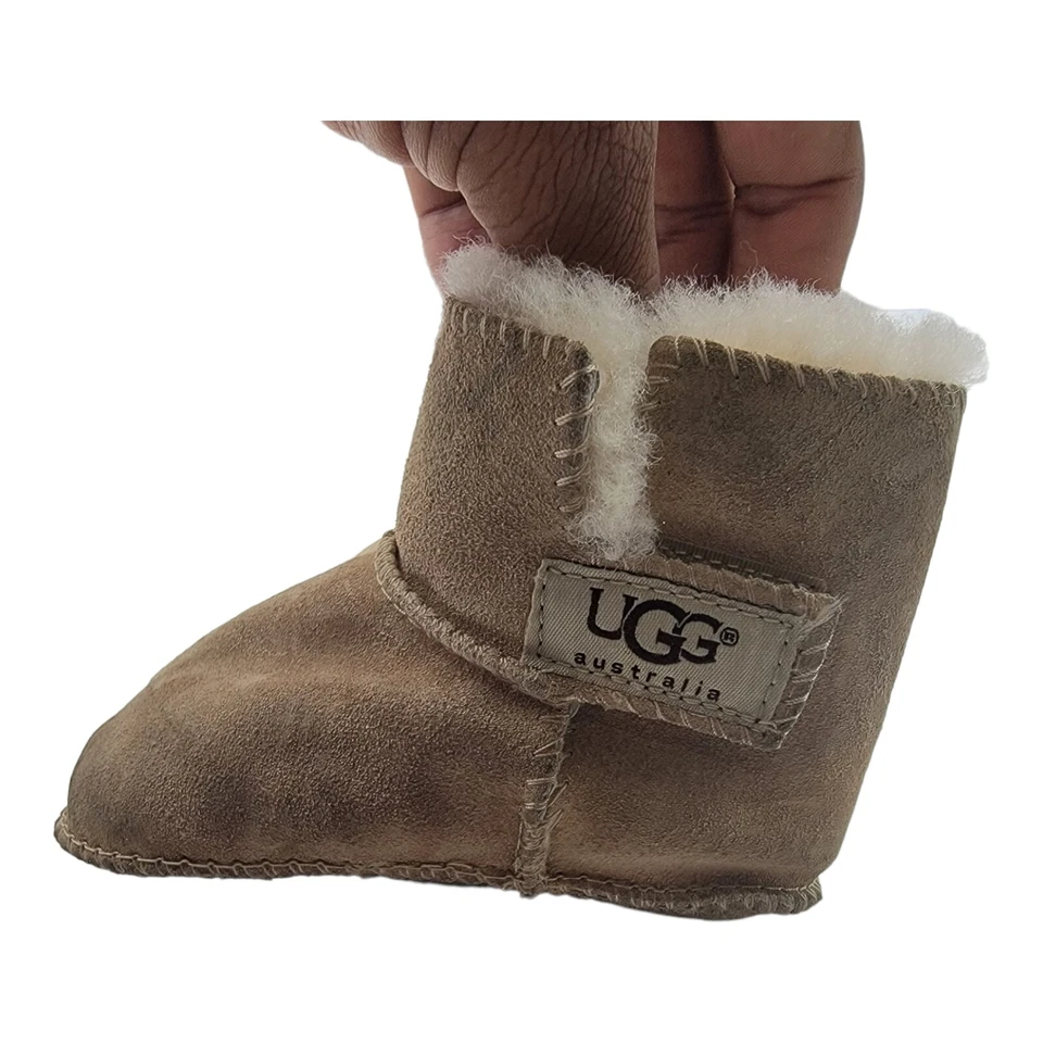 UGG Zapatos Niño Pequeño Talla M Australia Piel de Oveja Corto Invierno Botas de Nieve Bebé  Foto 4 de 4