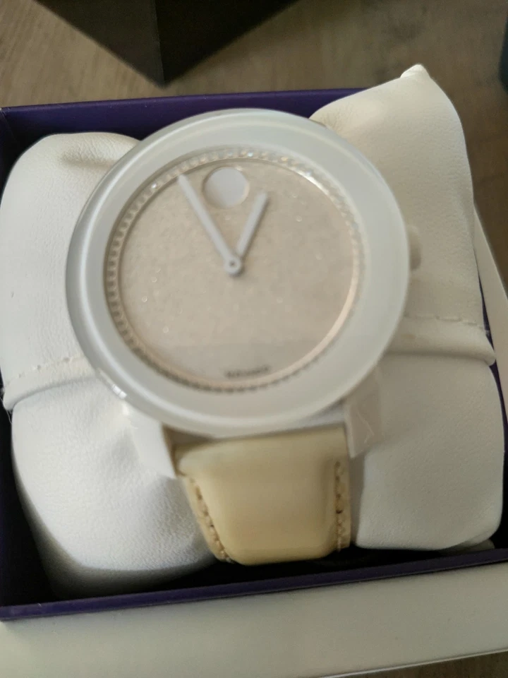 Movado Bold 女式大号白色复合石英表 - 3600230 — 第 2/4 张图片