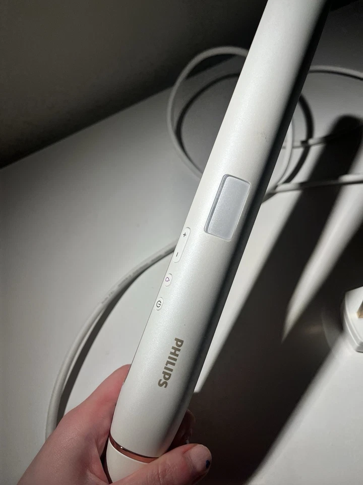 Philips MoistureProtect Sensor Hair Straightener HP8372/00  - Image 2 of 4