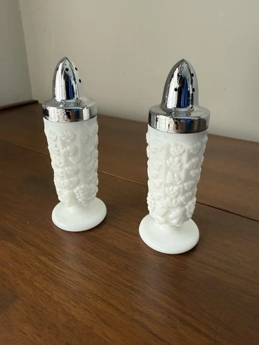 Set of Vintage WESTMORELAND GLASS Milk Glass GRAPE PANEL Salt & Pepper Shakers