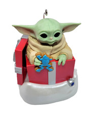 Hallmark Keepsake Ornament 2022 Star Wars The Mandalorian Grogu Greetings NIB