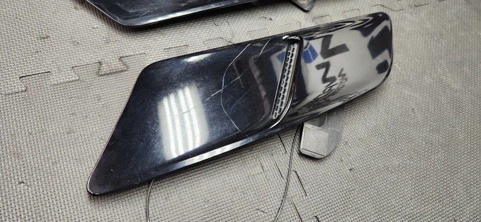 Ford Mustang GT 2015-2017 ventilación de capó diestro y derecho con juego de intermitente OEM Foto 2 de 4