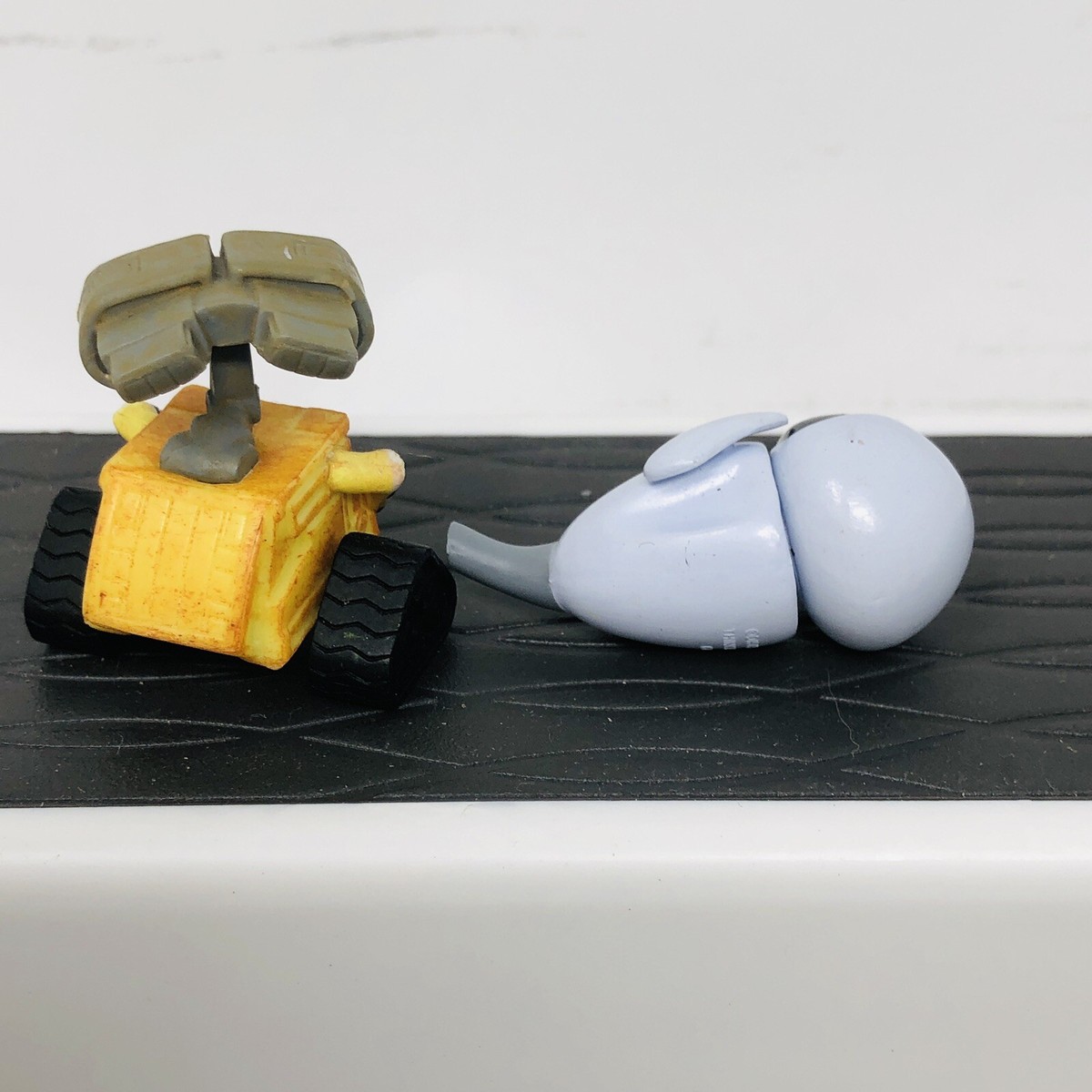 Wall e Robot Yellow PVC Figurine Figure 2