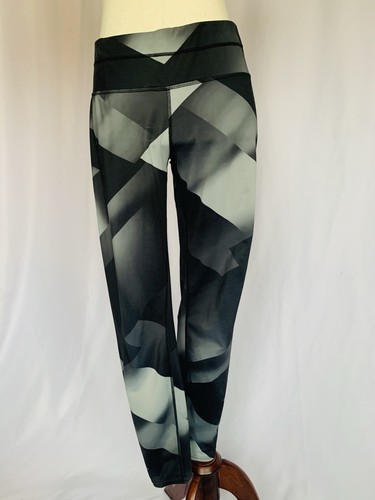 ATHLETA Womens Ankle Legging Grey Ombre Geometric, Size Medium - Picture 1 of 12