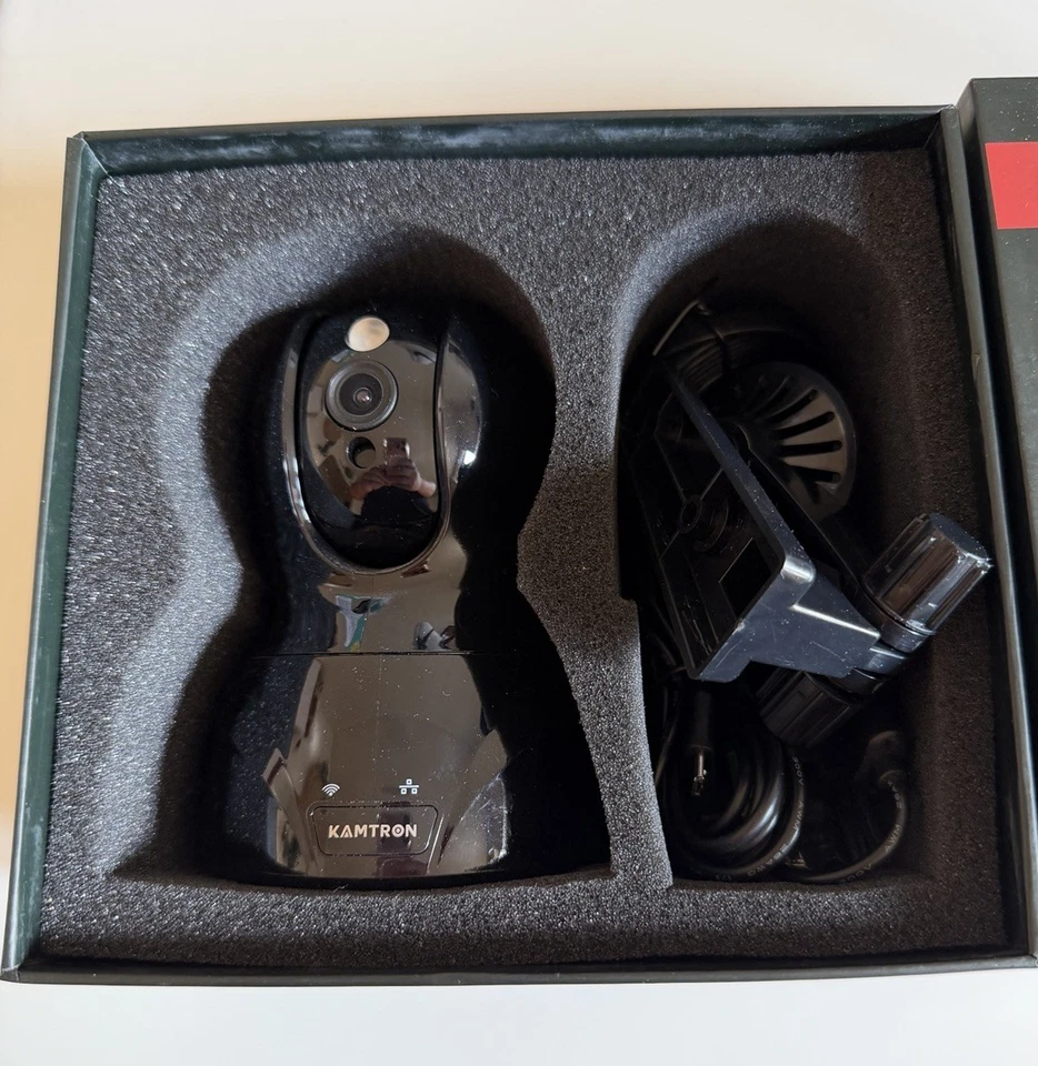 Cámara IP inalámbrica Kamtron de segunda mano negra Foto 2 de 4