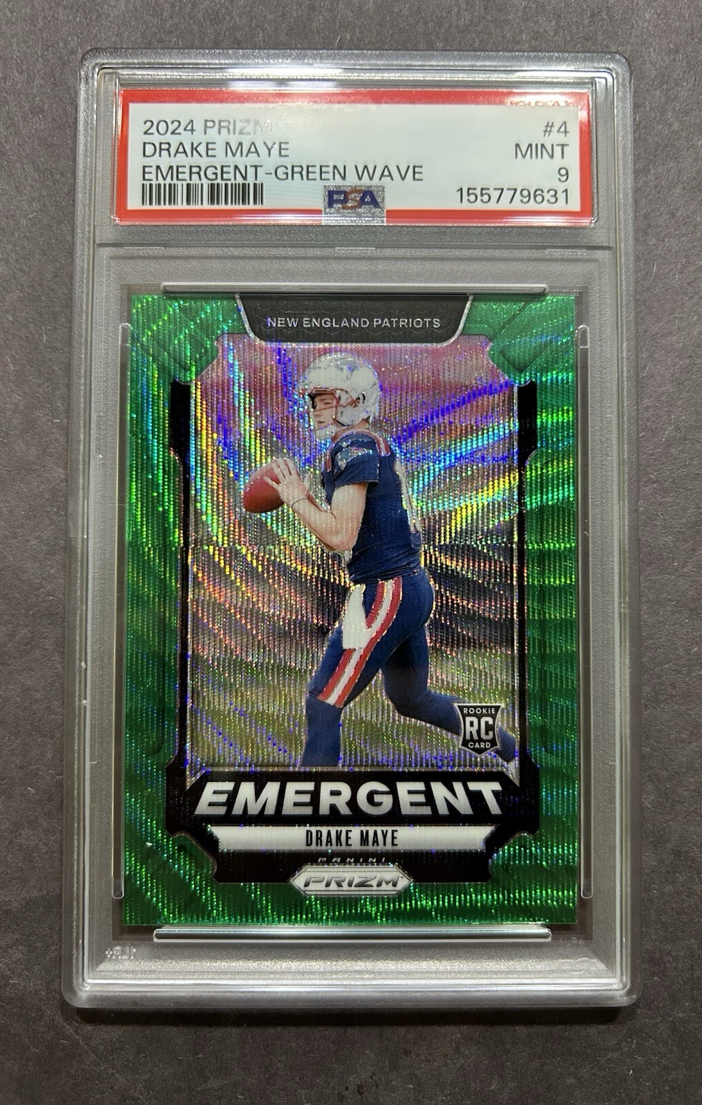 Panini Prizm Drake Maye Rookie Emergent Green Wave #4 PSA 9 Patriots 2024