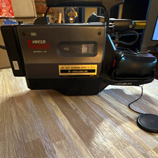 Minolta Master Series-V 16 VHS Handheld Camcorder 6x Zoom Black Mic Shutter