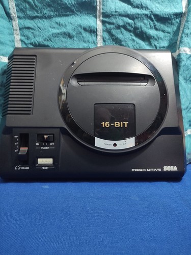 SEGA Mega Drive Modell (1) PAL-G 1601-18, ohne alles als Erstazkonsole - Bild 2 von 11