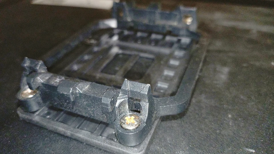 Black Socket AM2/2+/3/3+ Bracket & Backplate Assembly - Image 2 of 4