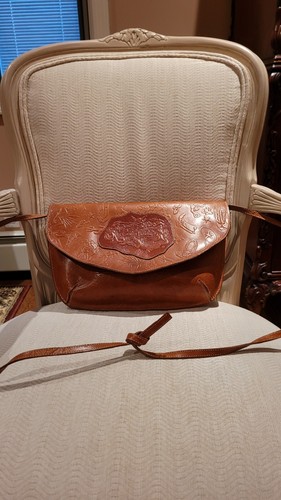Vintage Carlos Falchi Camel Tan Crocodile Embossed Leather Crossbody Shoulder... - Picture 4 of 10