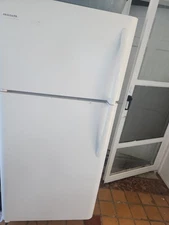Frigidaire Refrigerator 18 cu ft – Works Great –