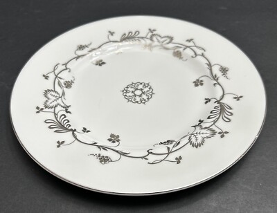 Wedgwood Flourish Ecru Accent Plate 9'' Martha Stewart Platinum Vine New 4-Piece