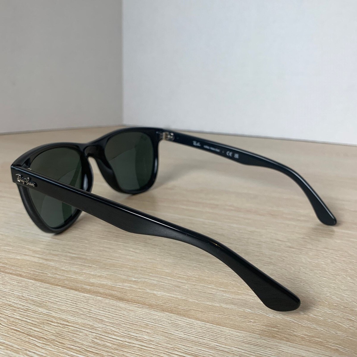 RayBan Sunglasses Black Acetate 4184 601/71 Unisex‎ Sunglasses Ray-Ban RB4181 | Free Shipping | Glasses.com® main image 3