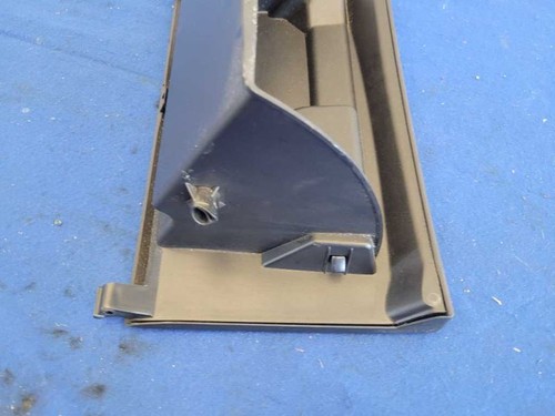2016-2020 Chevrolet Camaro SS LT1 6.2L Glove Bax Passenger Front 2434 - Picture 10 of 12