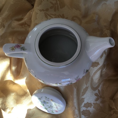 Porcelain Teapot (2 cups) Andrea By Sadek Flowers Pink Yellow Green Trim Japan - Picture 6 of 7