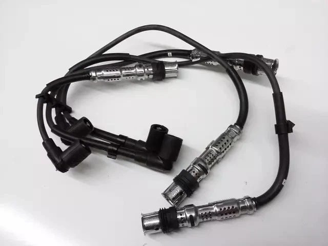 Комплект подлинных штепсельных проводов Volkswagen 06A-905-409-L - Изображение 3 из 4