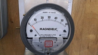 Dwyer Magnehelic Differenzdruckmessgerät - 0-60 Zoll Wasser, max 15 PSIG