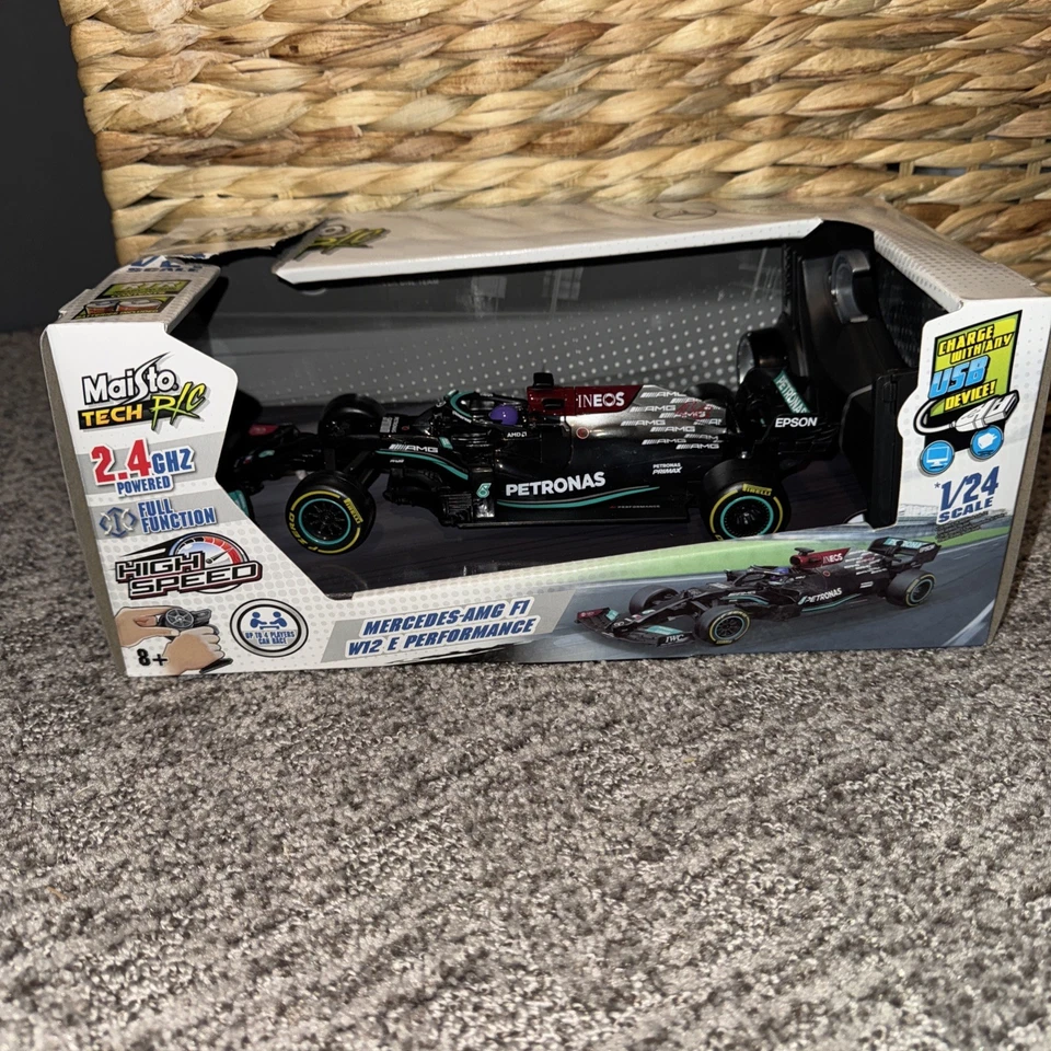 NWT Mercedes Benz AMG F1 W12 E Performance Lewis Hamilton #44 Black 1:24 - Image 2 of 4