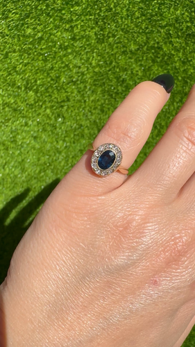 Antique Circa 1900s 18k Gold Natural Rose Cut Diamond And Oval Cut Sapphire Ring - 第 1 支影片,共 1 支