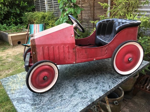 Vintage Baghera Pedal Auto 1930er Jahre umgebaut auf elektrische Goodwood Festival Geschwindigkeit