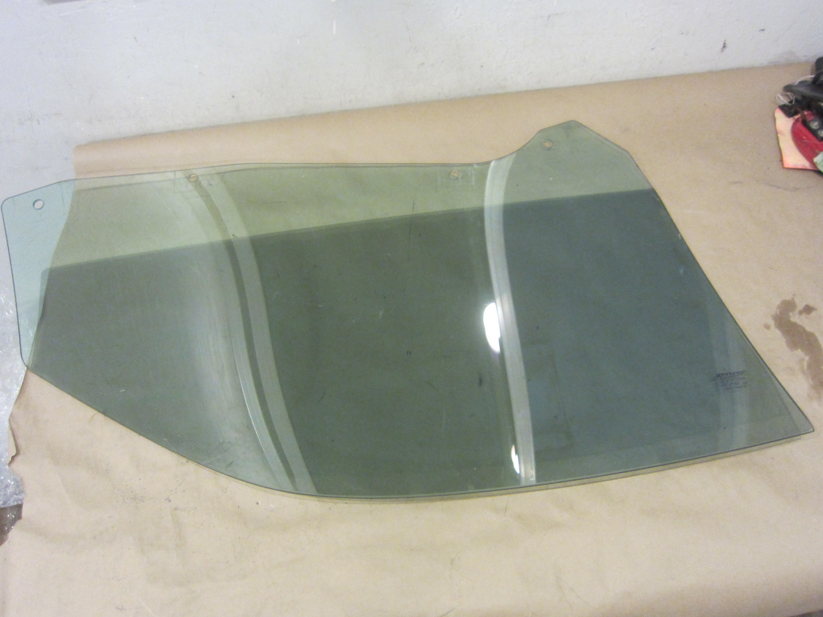 Maserati 3200,4200 - LH Side Door Glass - P/N 387700305
