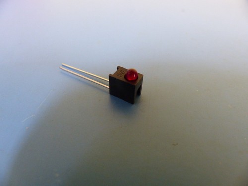 HP HLMP-1700#010 Qty of 100 per Lot LED RED T1 W/RA HOLDER - Picture 4 of 4