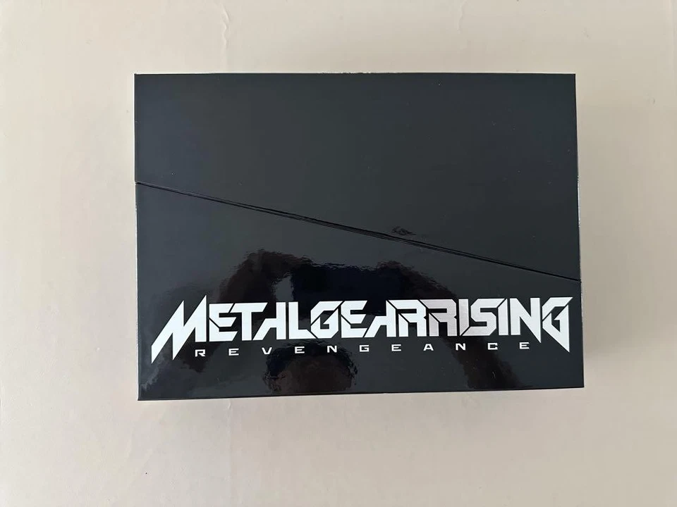 PS3 Metal Gear Rising Revengeance Premium Package Limited Edition Figure Book CD - Image 2 of 4